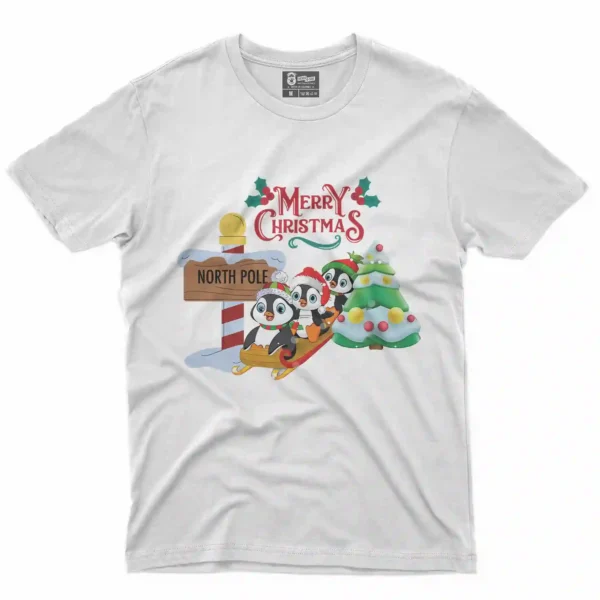 Camiseta navideña con illustración de dibujo navideño de pinguinos